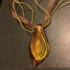 GOLDEN VINTAGE STYLE NECKLACE